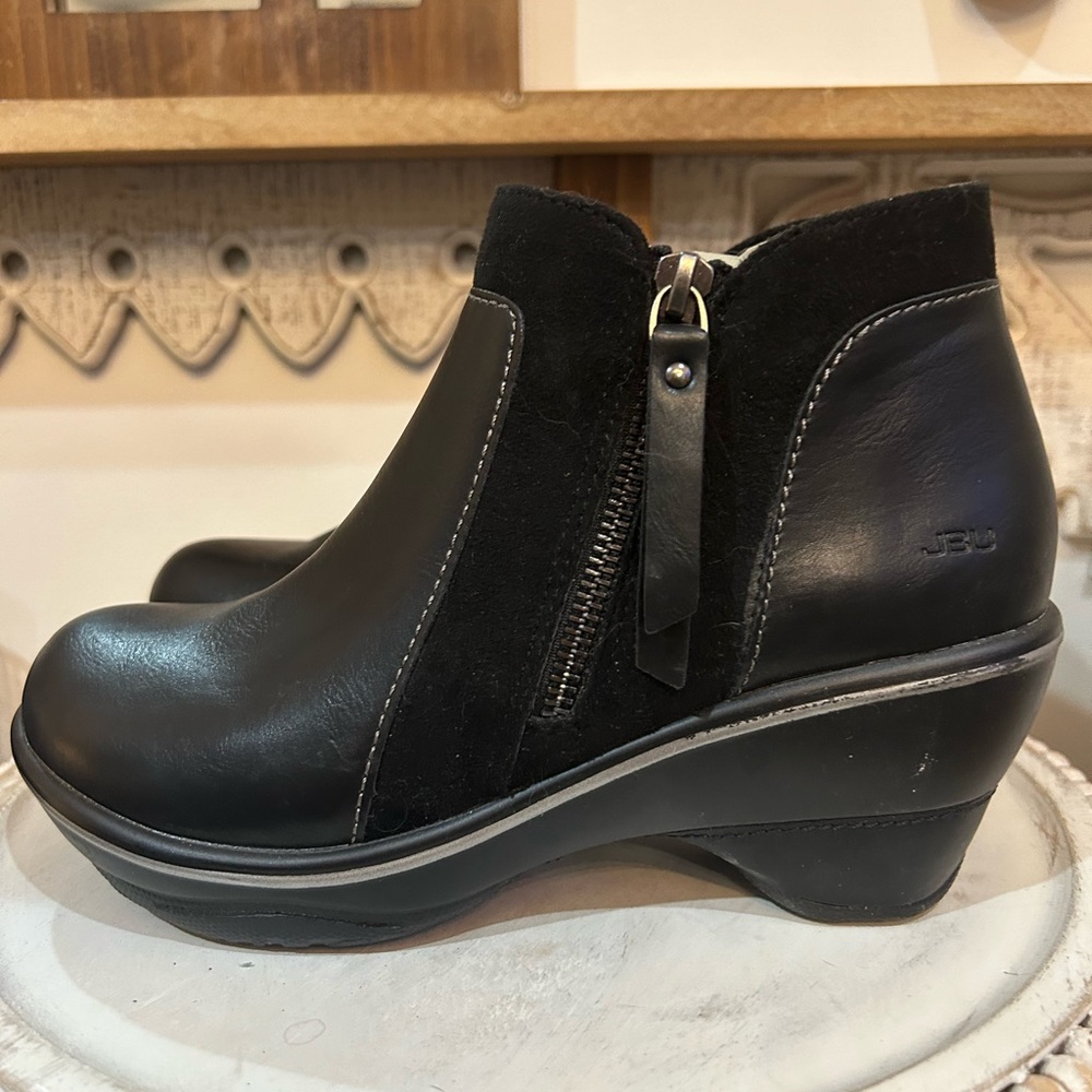 JBU by JAMBU Women’s Pilot Encore Ankle Booties Size 7.5 M